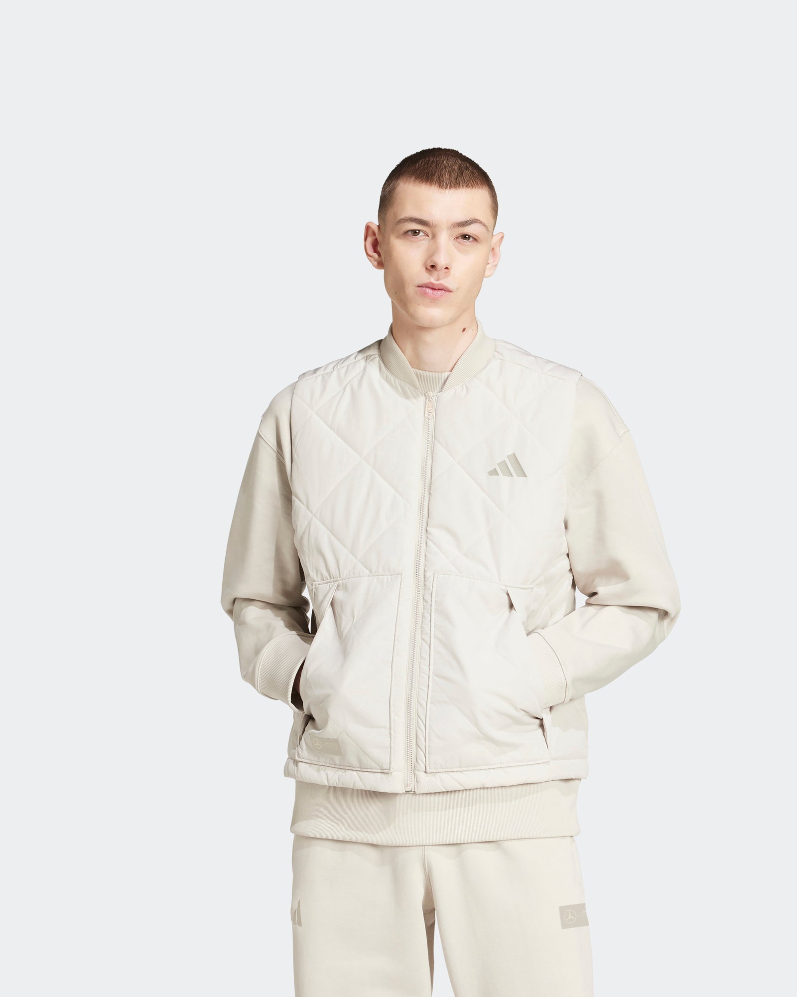 This model is 6'0'' and wears size M