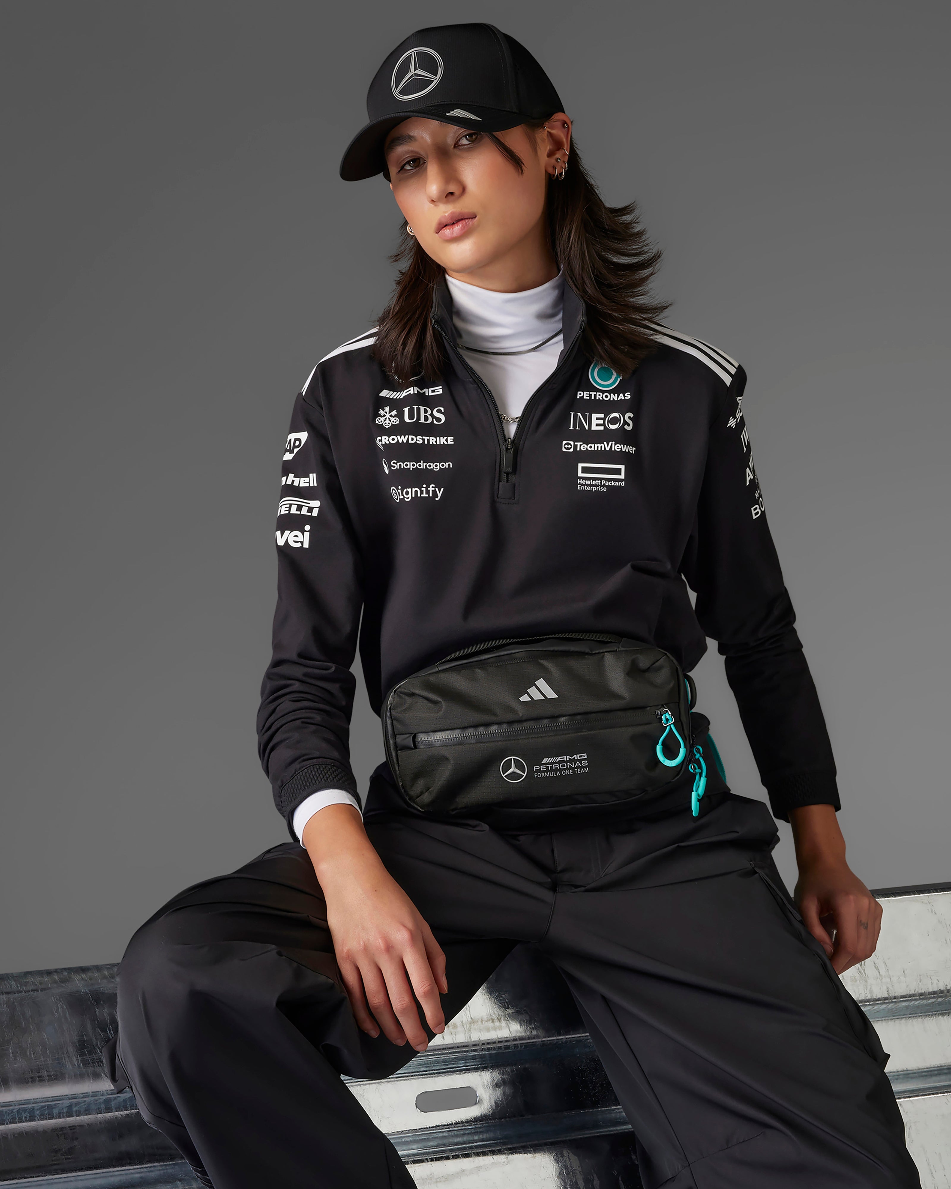 Mercedes-Benz AMG ウィンドブレーカー ブラック/51G Womens 2025 Team Quarter Zip Black | Official Mercedes-AMG