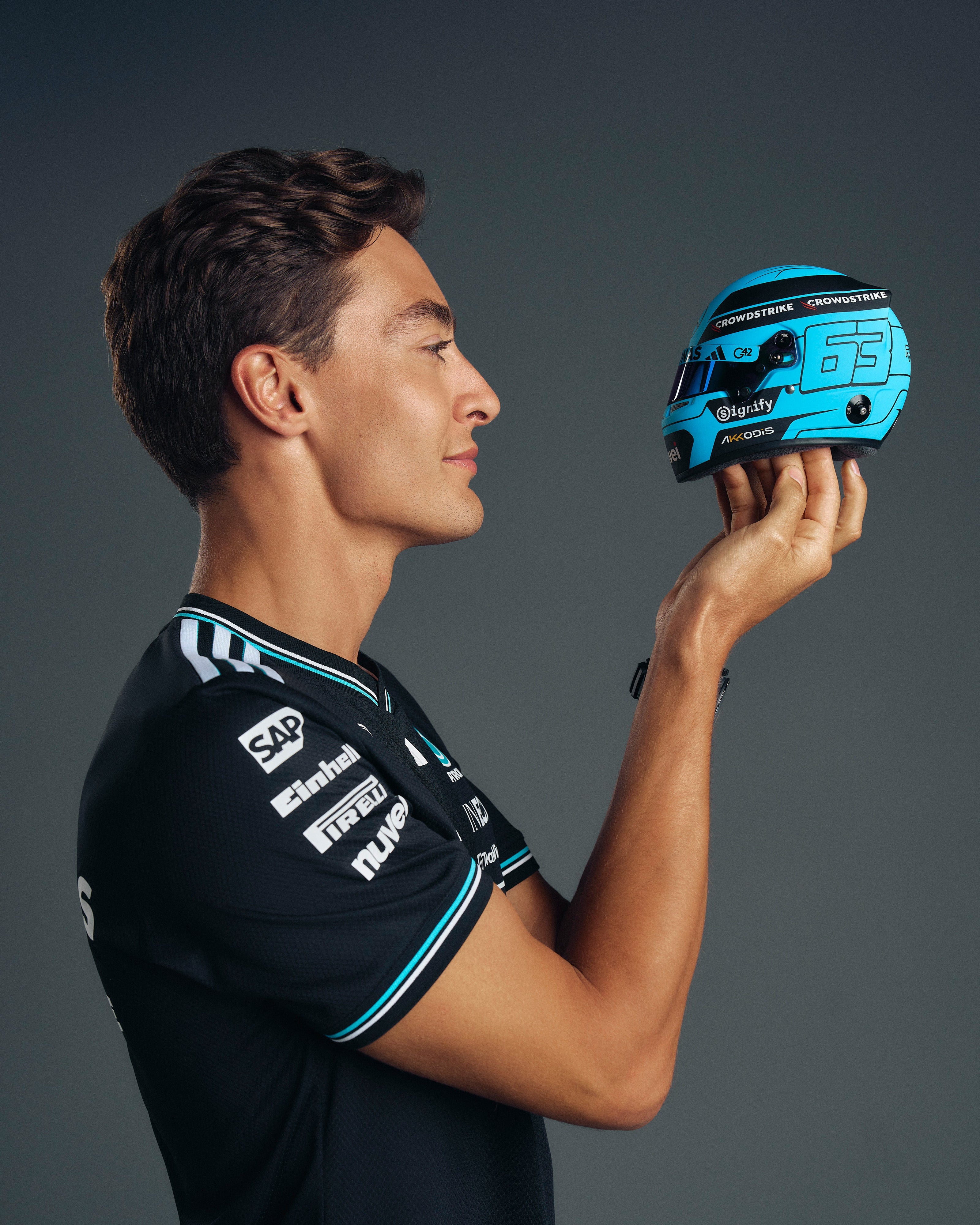 George Russell 2025 Mini Bell Helmet Replica 1:2