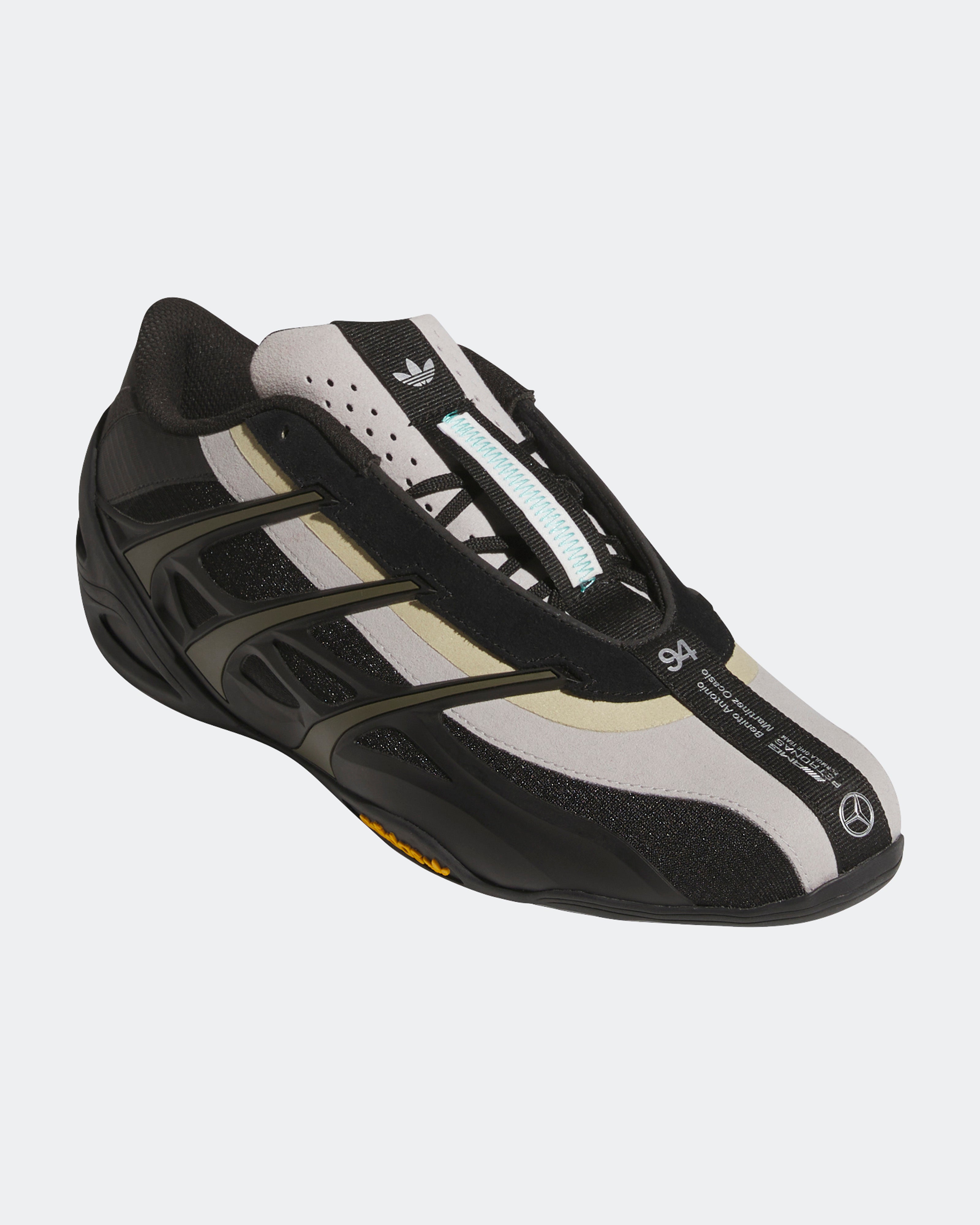 adidas para Bad Bunny x Mercedes-AMG F1 Adi Racer GT Brown