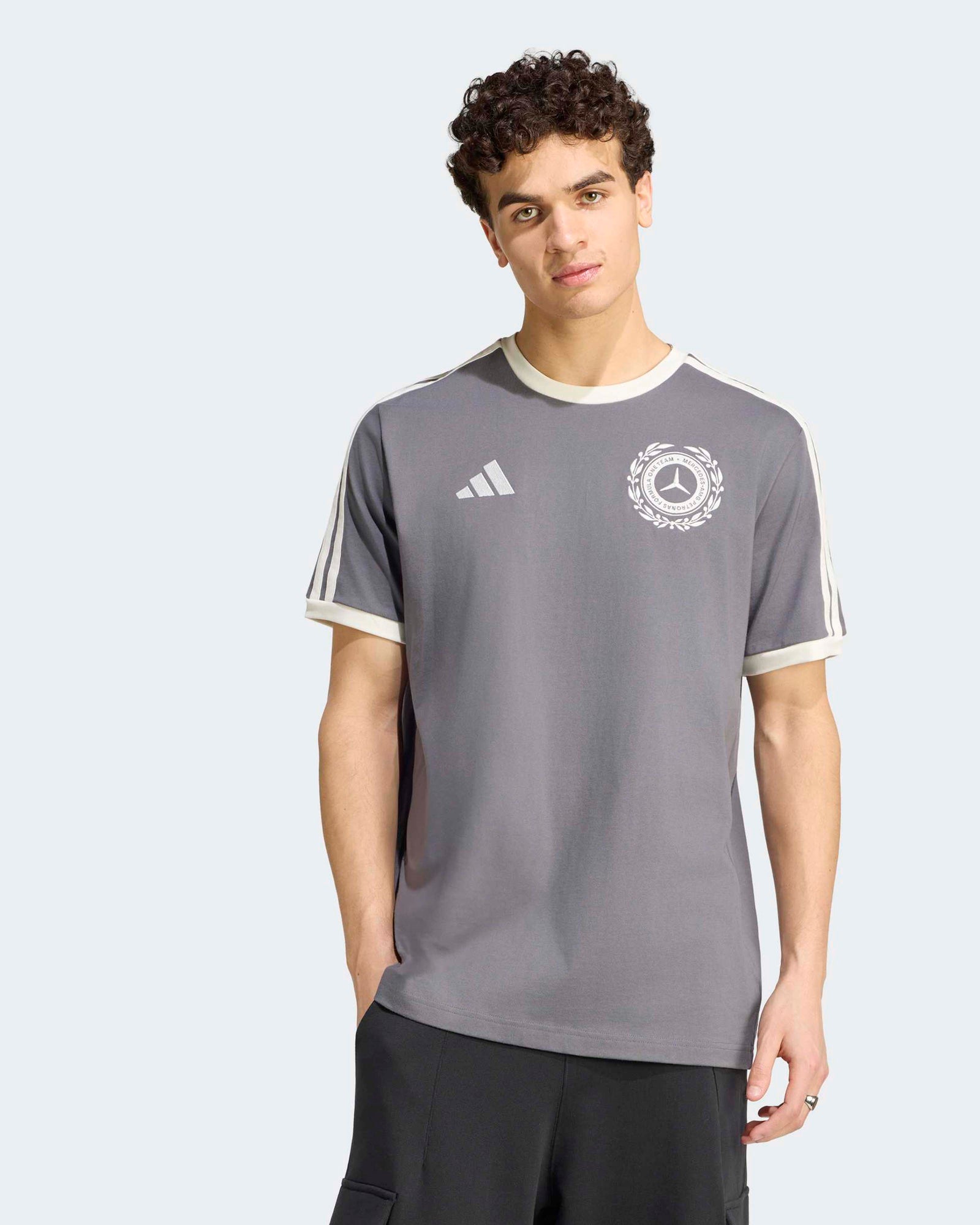 This model is 6'2'' and wears size M
