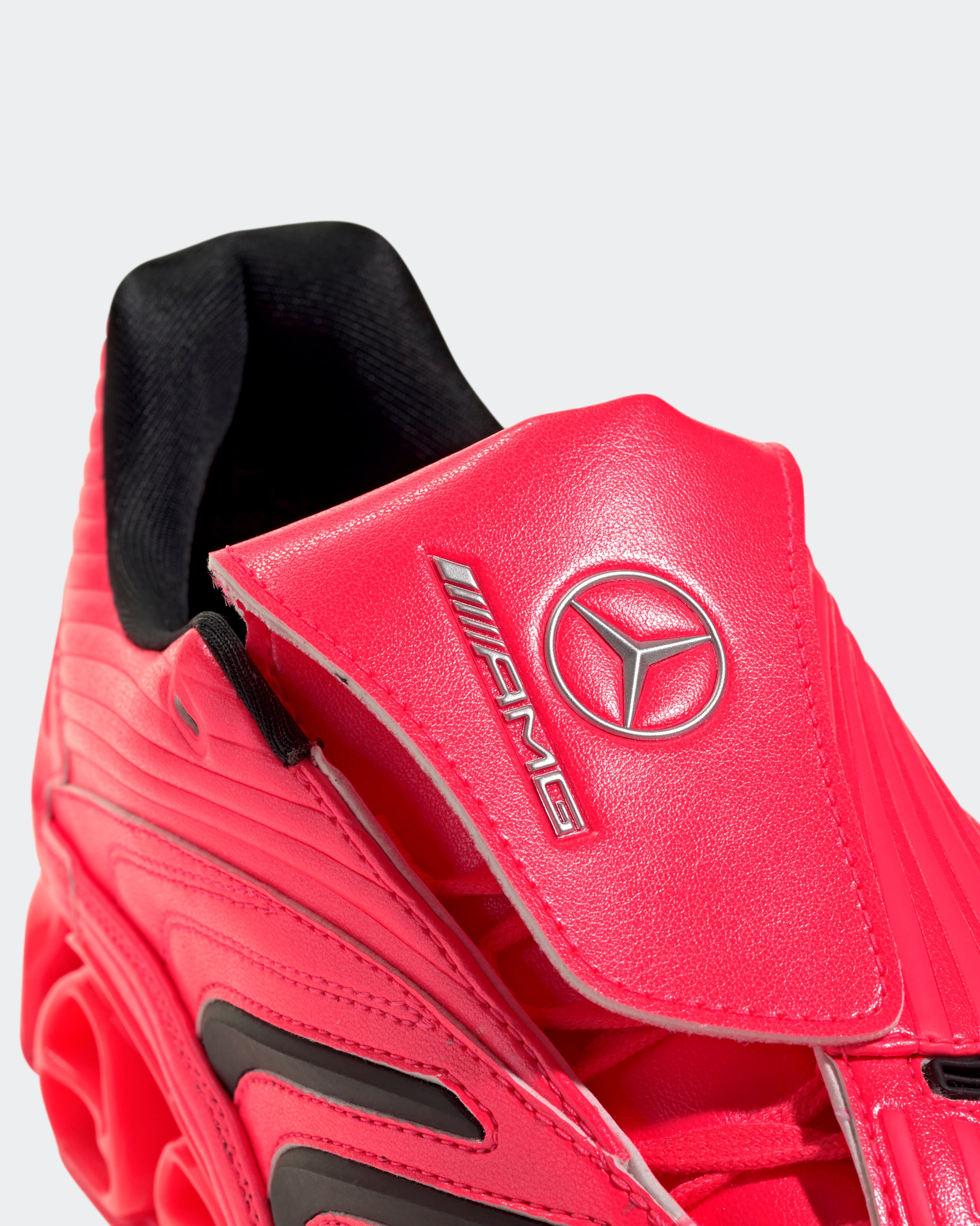 Predator Megaride Shoes Pink