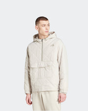 This model is 6'0'' and wears size M