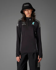 This model is 5'8'' and wears size S