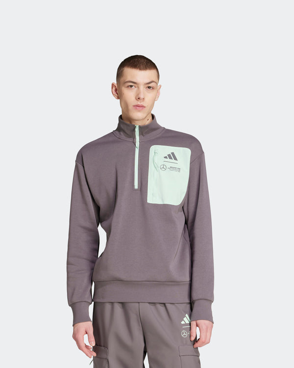 This model is 6'0'' and wears size M