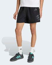 This Model is 188cm and wears size M