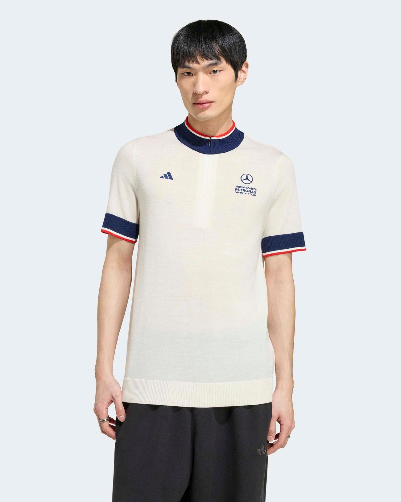 This model is 6'2'' and wears size M