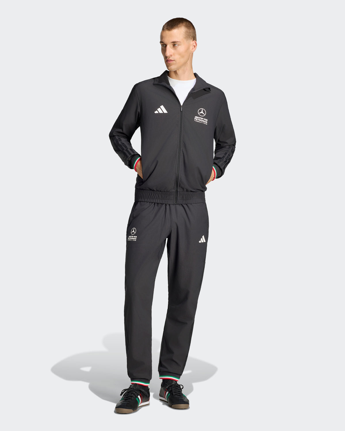 This model is 6'3'' and wears size M