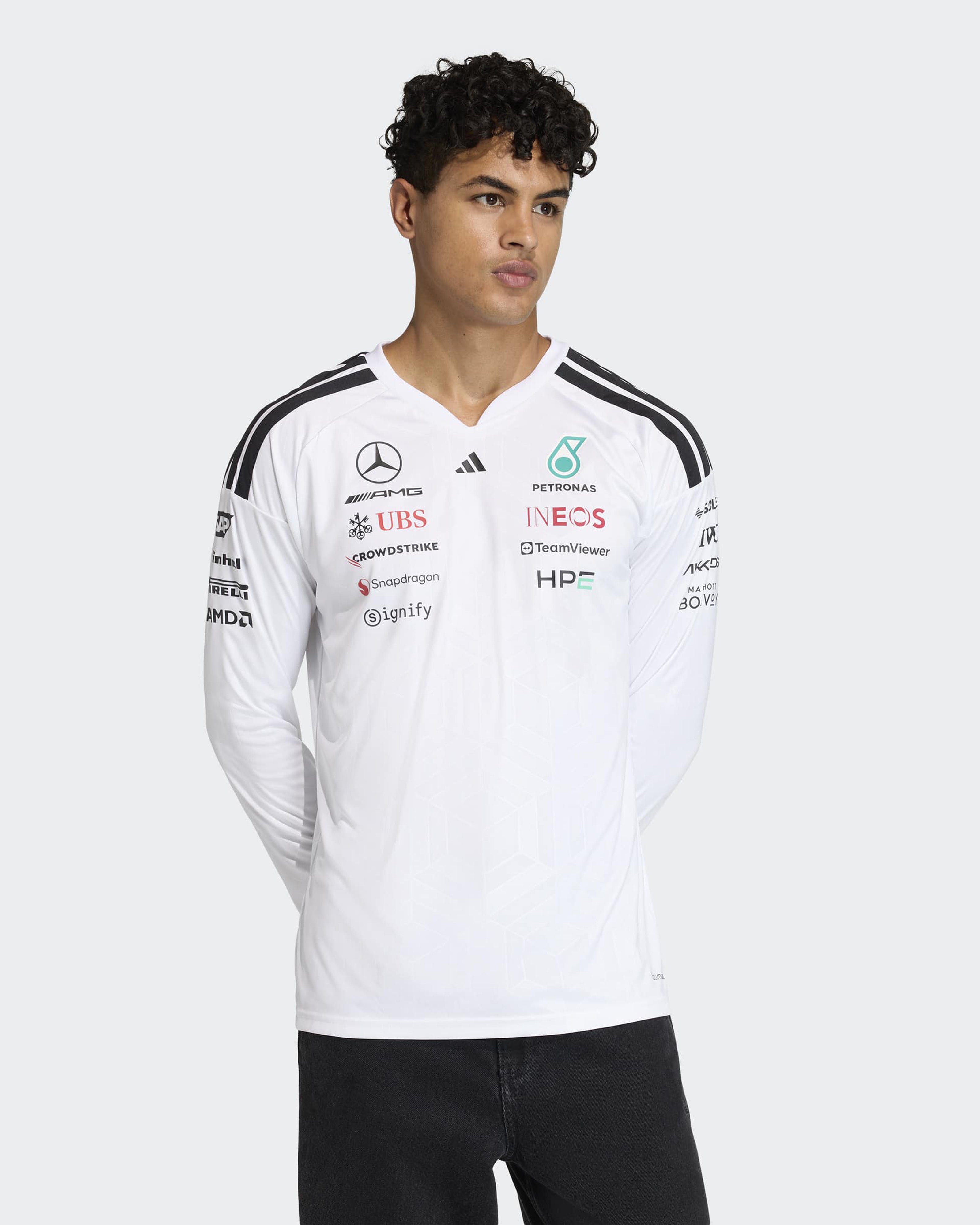 KF0147_2_APPAREL_On_Model_Stan