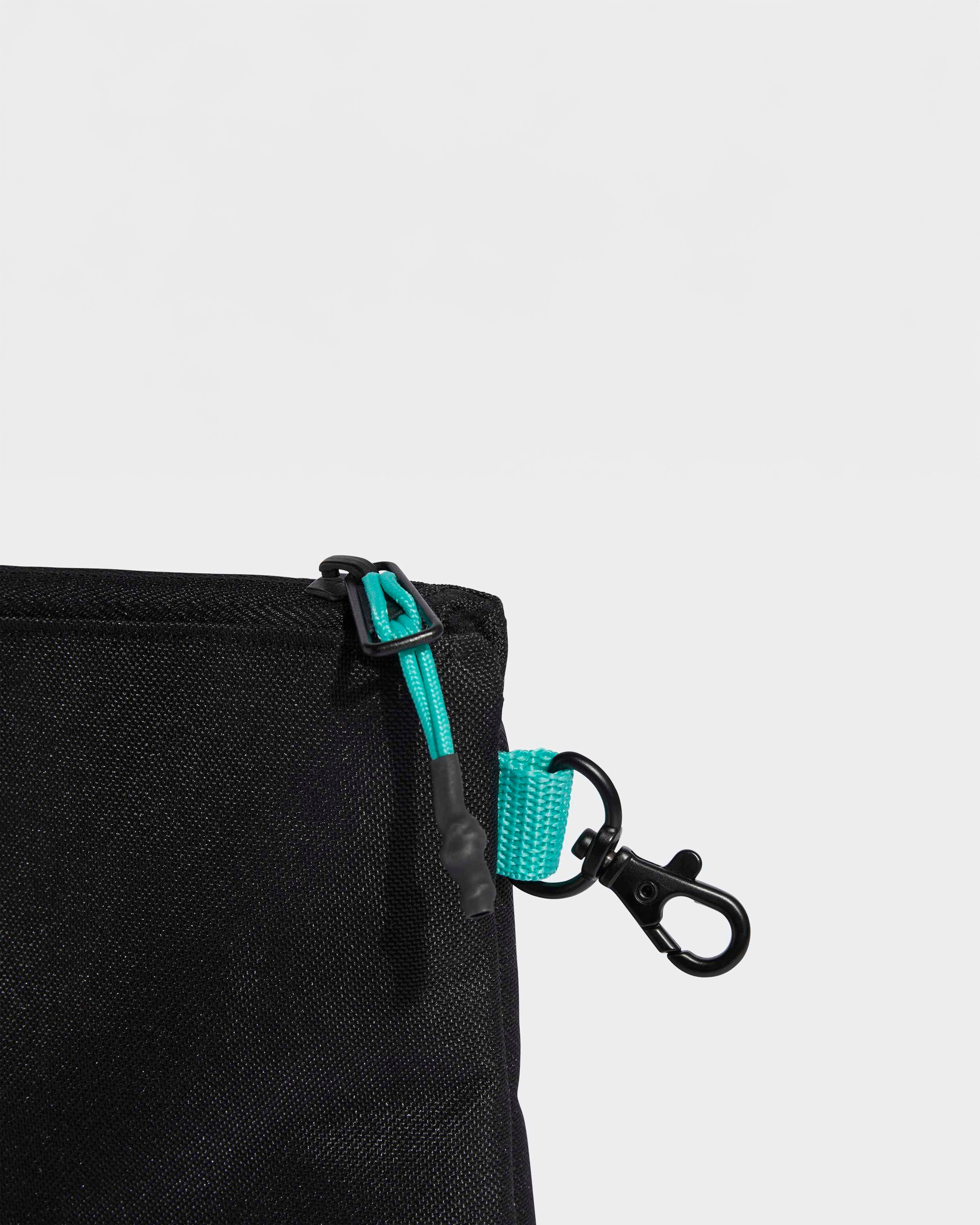 DNA Washbag Black
