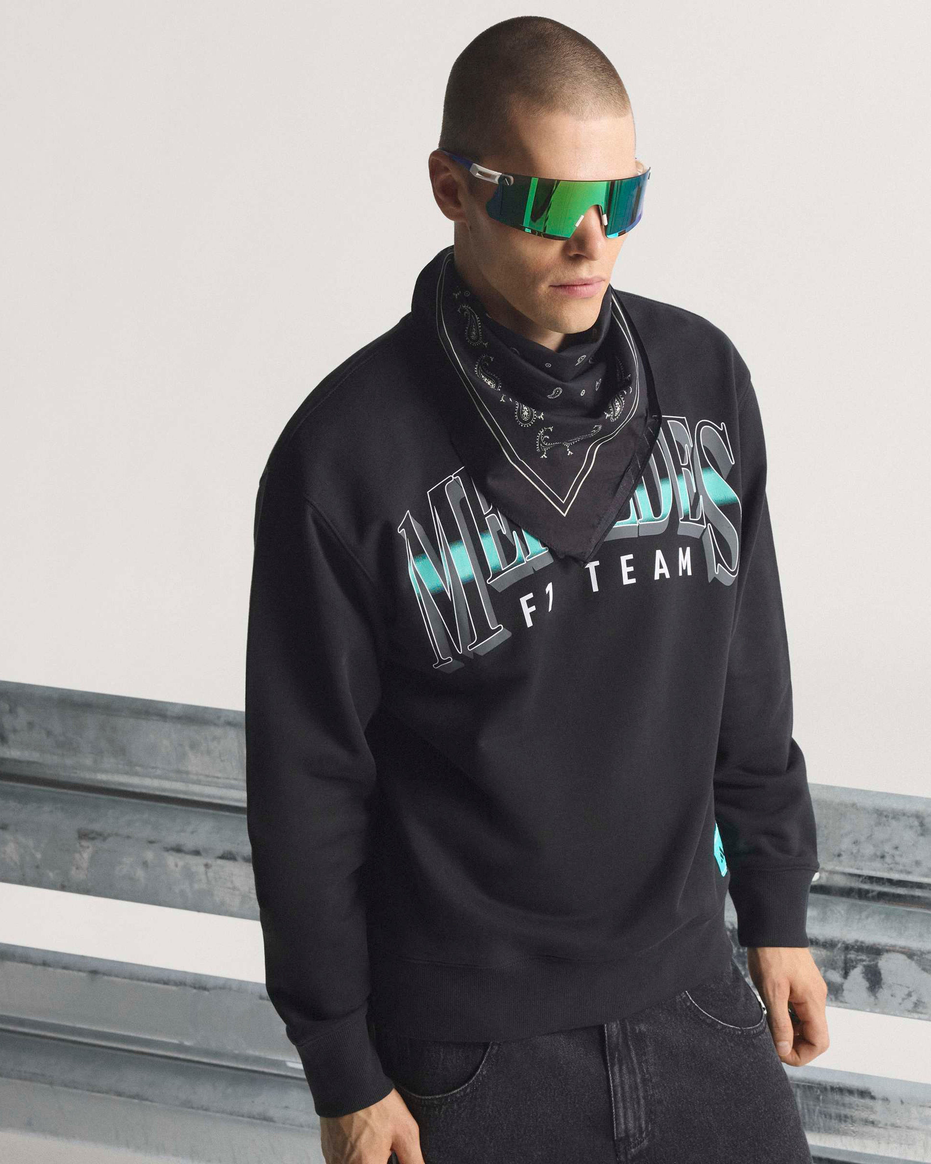 Mens Las Vegas Sweat Top Black | Official Mercedes-AMG PETRONAS F1