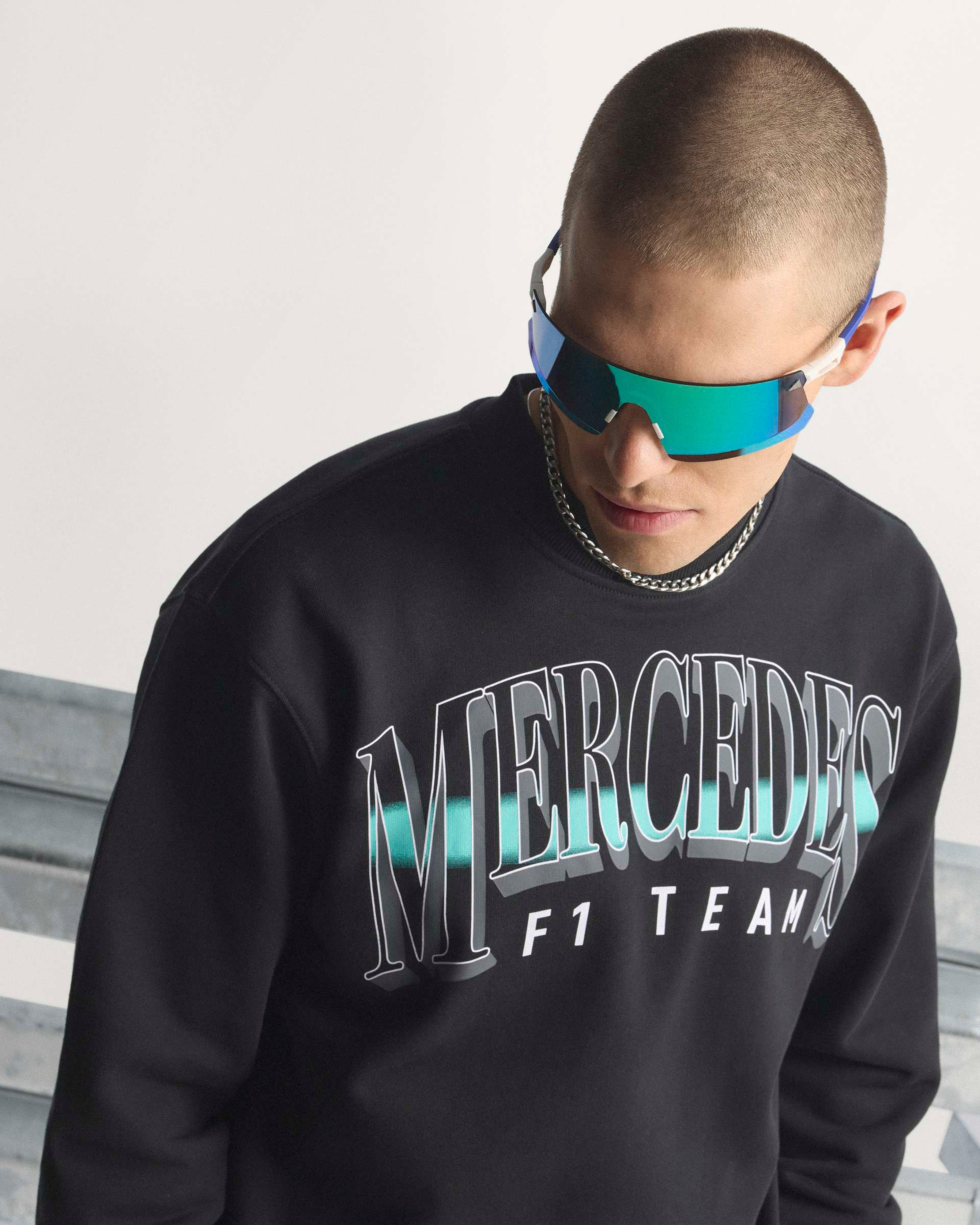 Mens Las Vegas Sweat Top Black | Official Mercedes-AMG PETRONAS F1