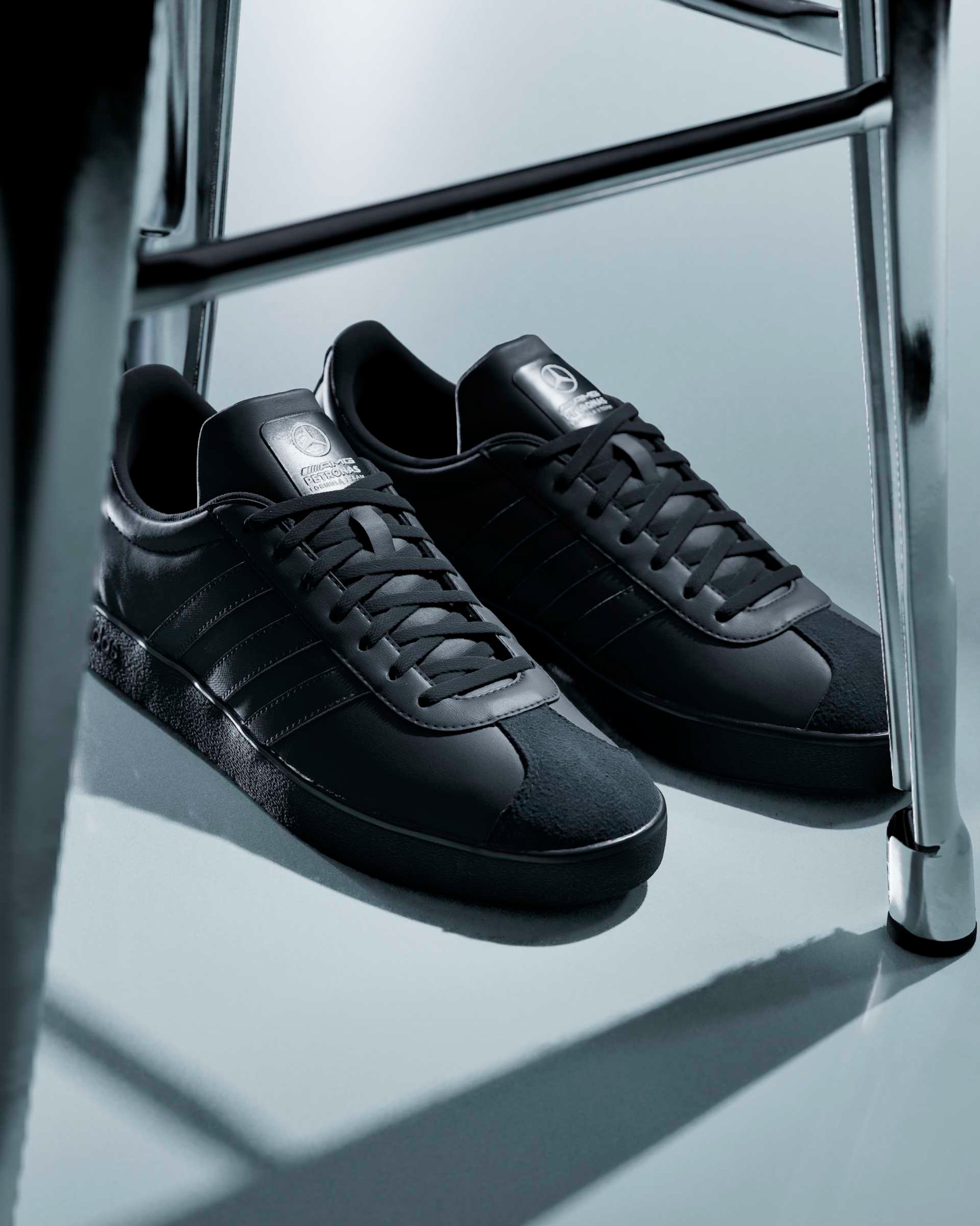 VL Court Shoes Midnight Black
