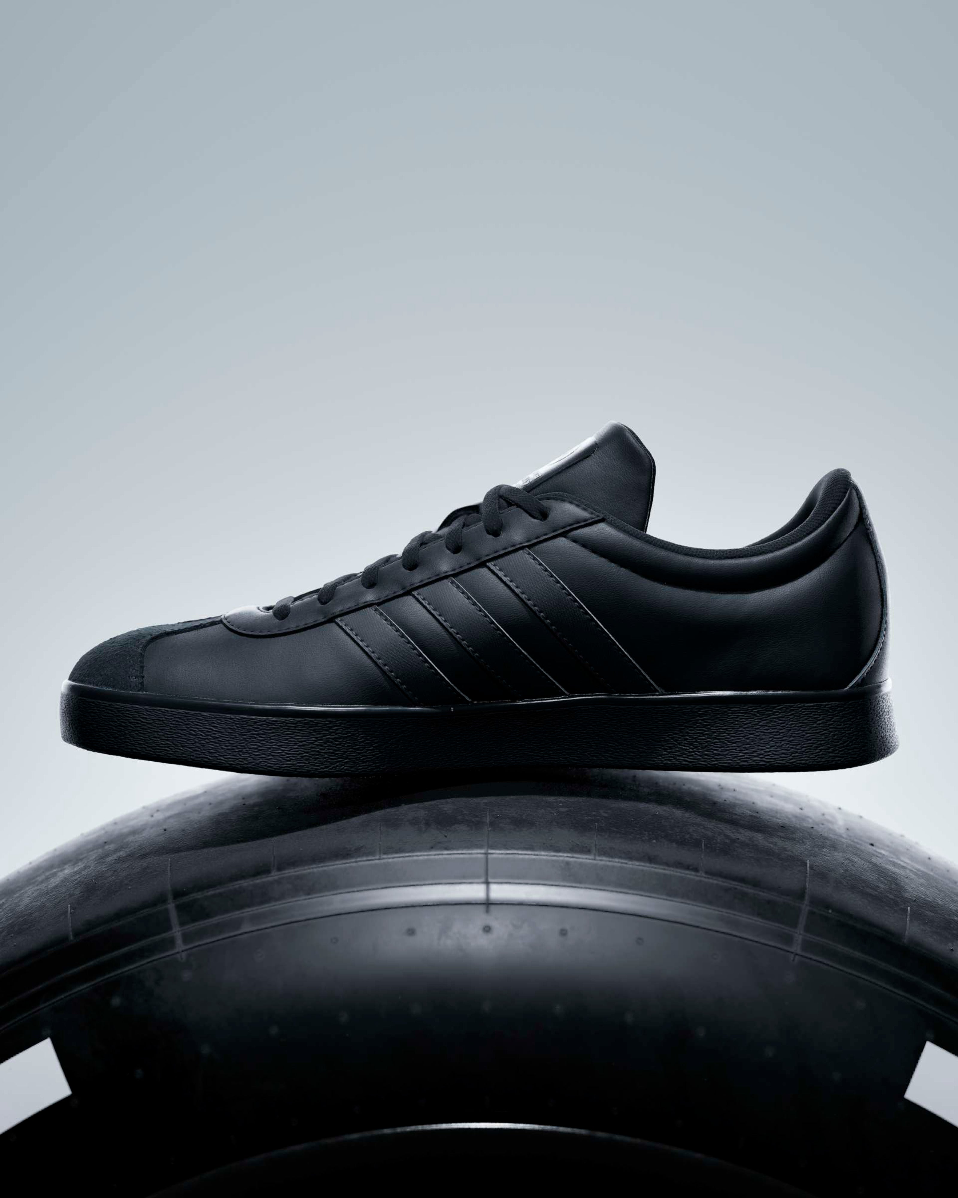 VL Court Shoes Midnight Black