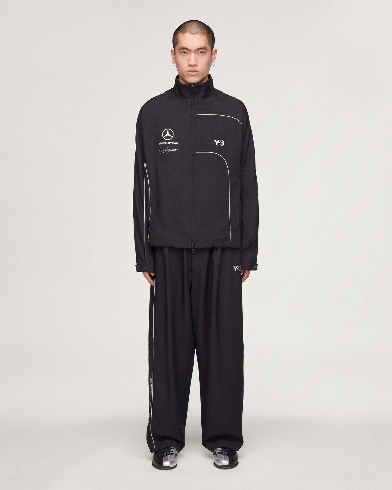 This Model is 6'2'' and wears size M