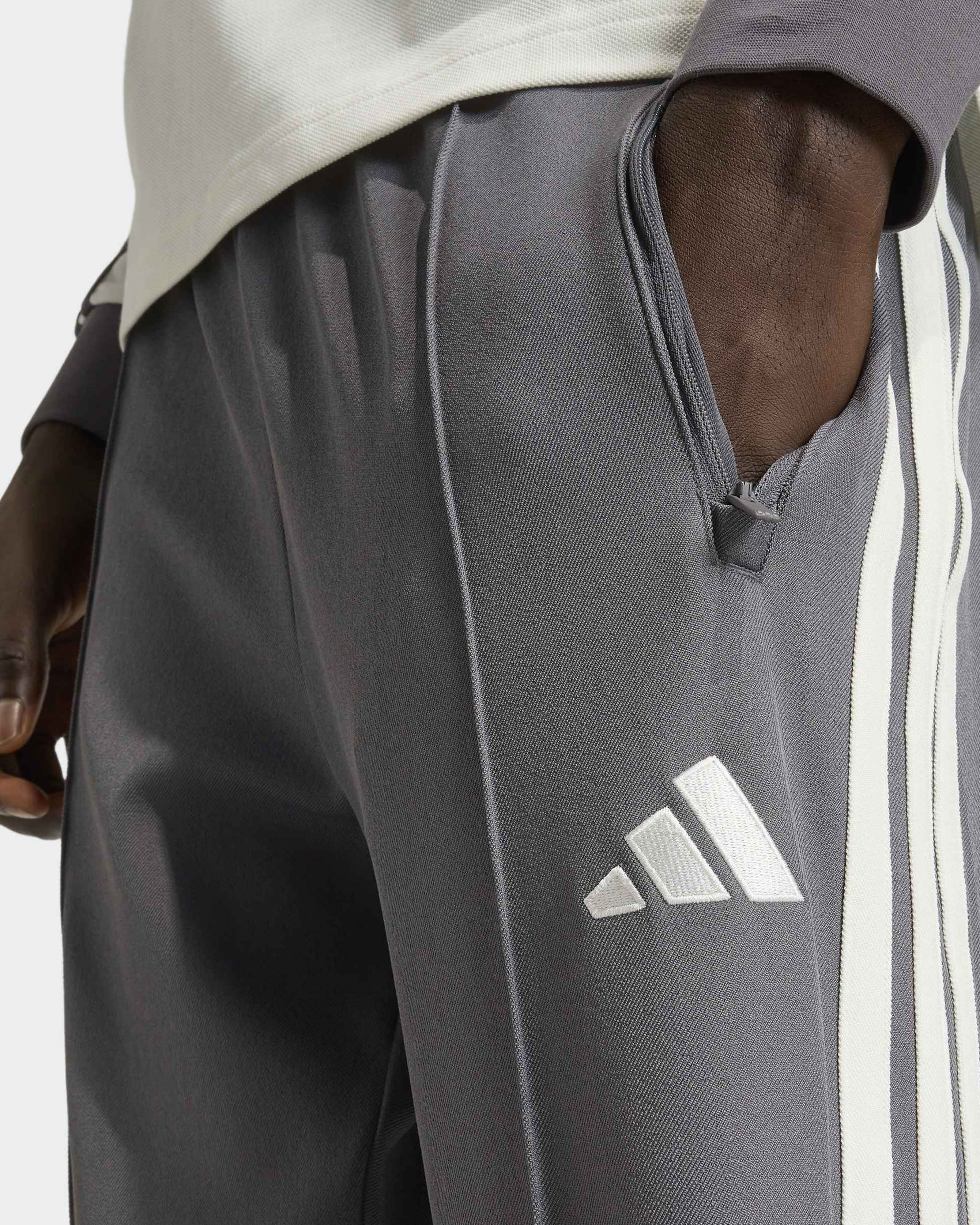 2026 Men's Silver Arrows Icon Pants - Grey | Mercedes-AMG PETRONAS