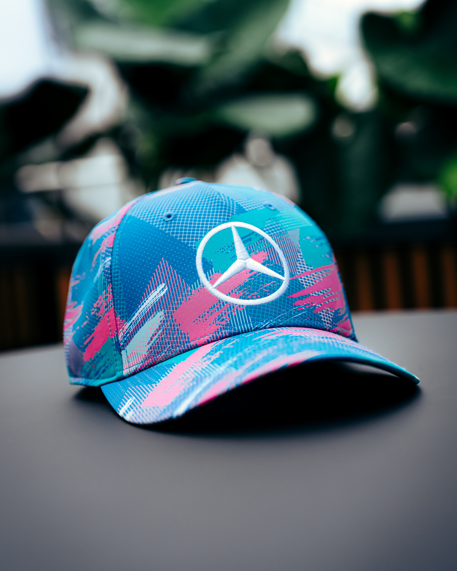Mercedes AMG Petronas F1-pet met 3D-teamlogo, zwart, eenheidsmaat Mercedes AMG Petronas F1-pet met 3D-teamlogo, zwart, eenheidsmaat