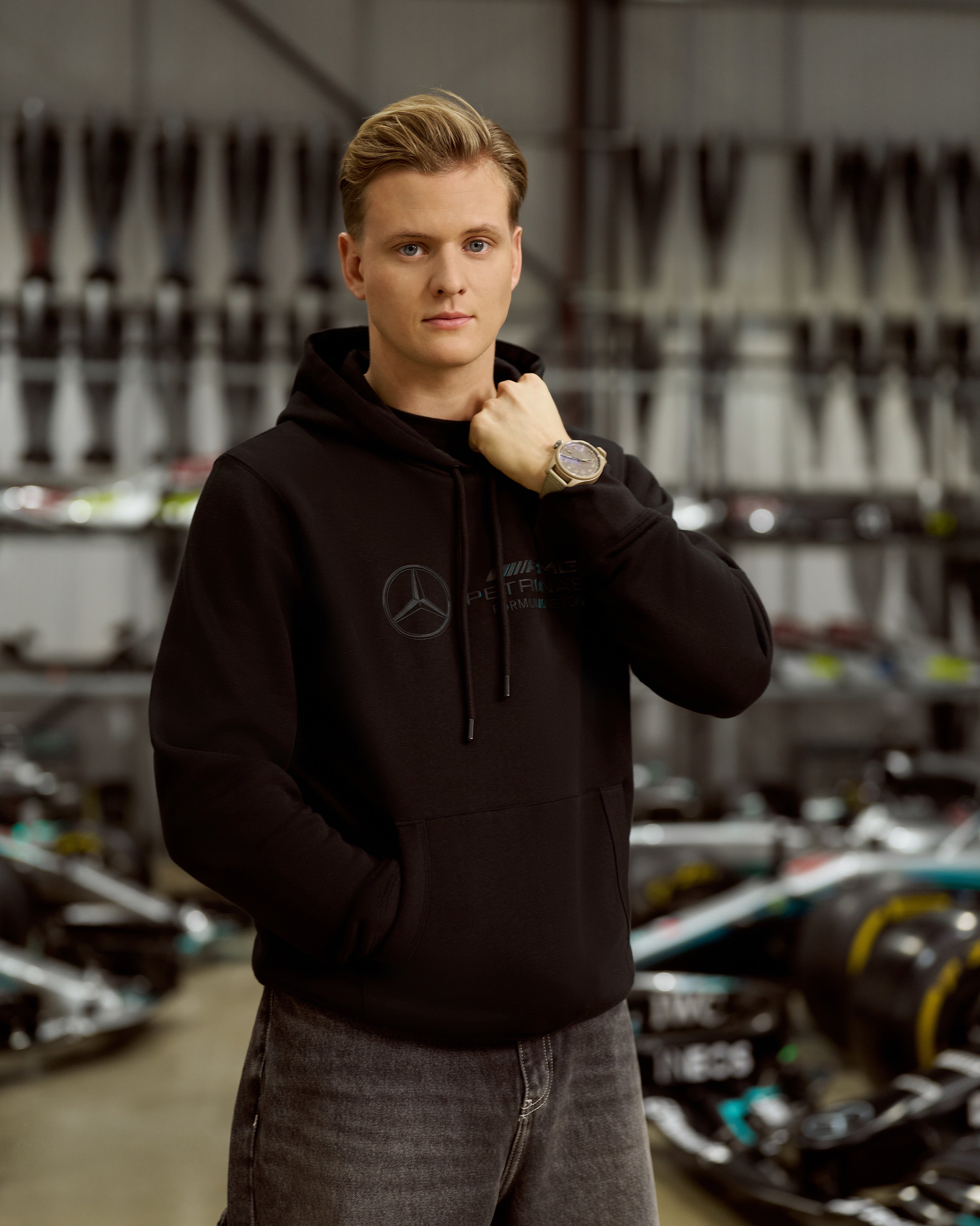 Fanwear & Clothing | Official Mercedes-AMG F1 Store