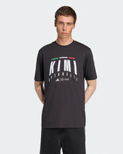 This Model is 6'2'' and wears size M