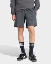 This Model is 187cm and wears size M
