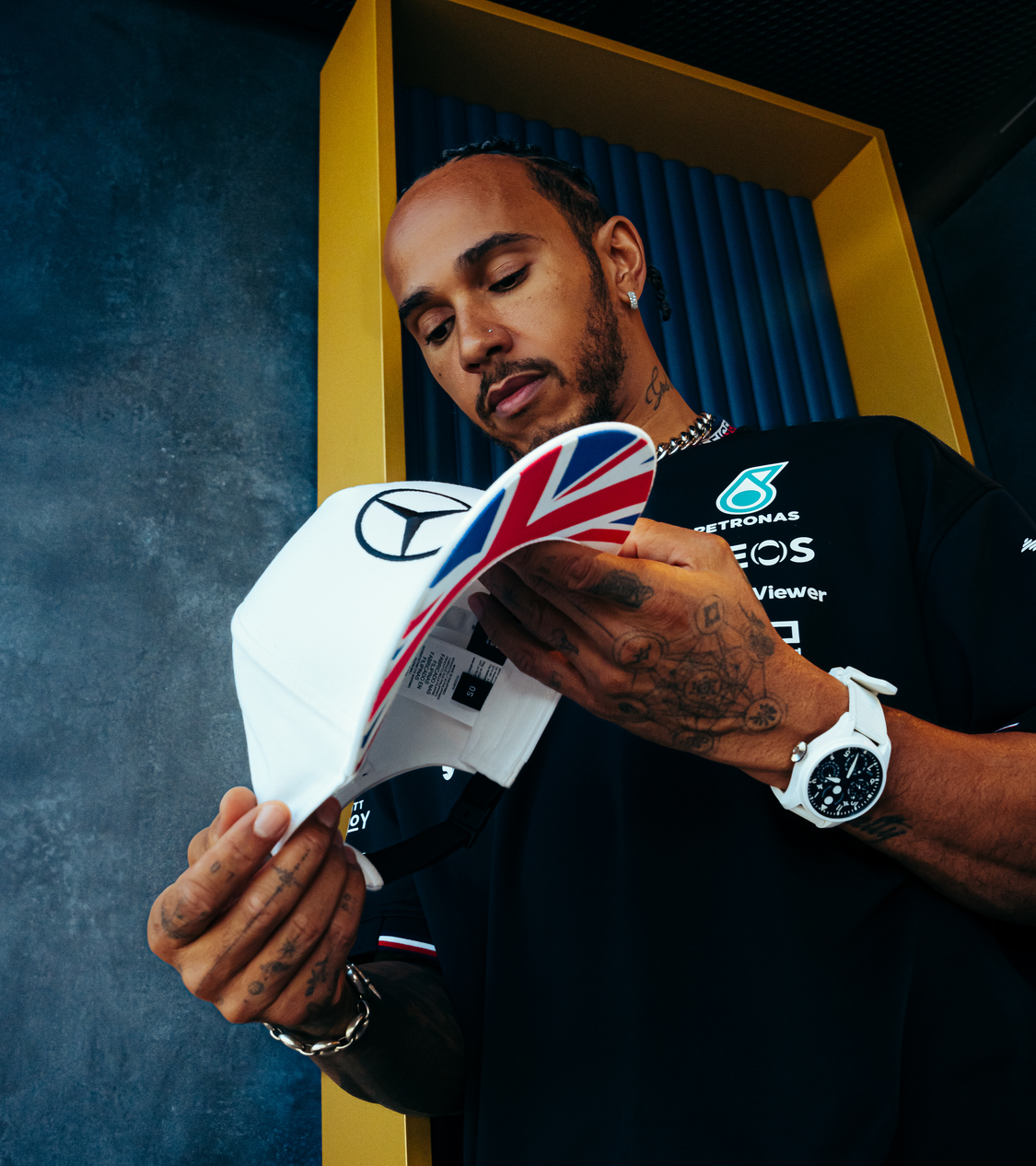 Official Mercedes-AMG PETRONAS F1 Team Store